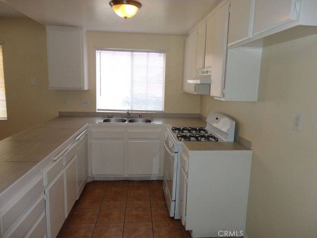 Palmdale, CA 93550,38647 25th ST E #4