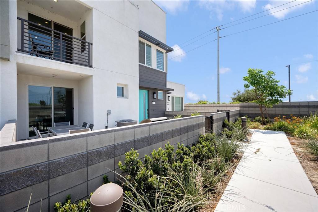 Ontario, CA 91761,3620 S Allston Paseo #8