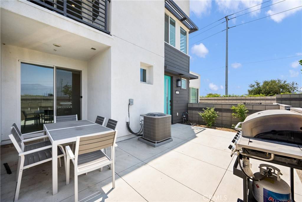 Ontario, CA 91761,3620 S Allston Paseo #8