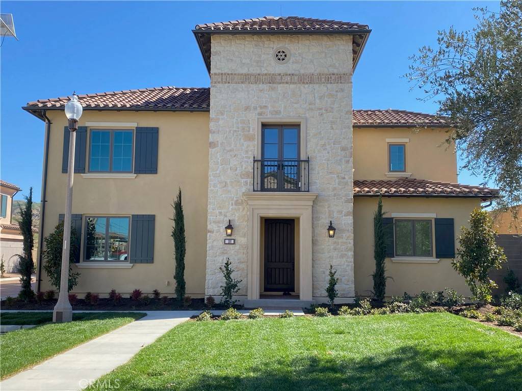Irvine, CA 92602,100 Toretta