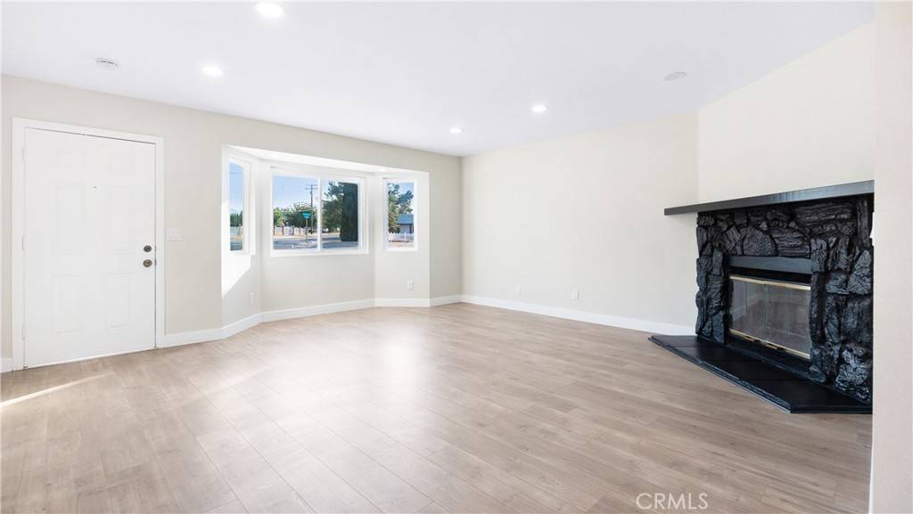 Hesperia, CA 92345,10219 Victor AVE