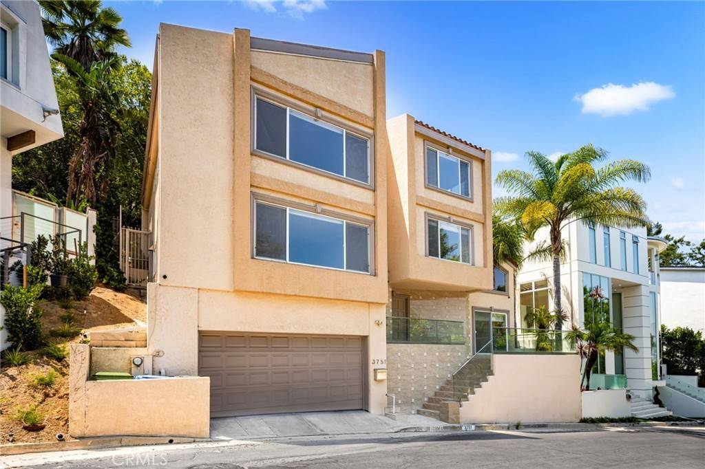 Los Angeles, CA 90027,3751 Prestwick DR