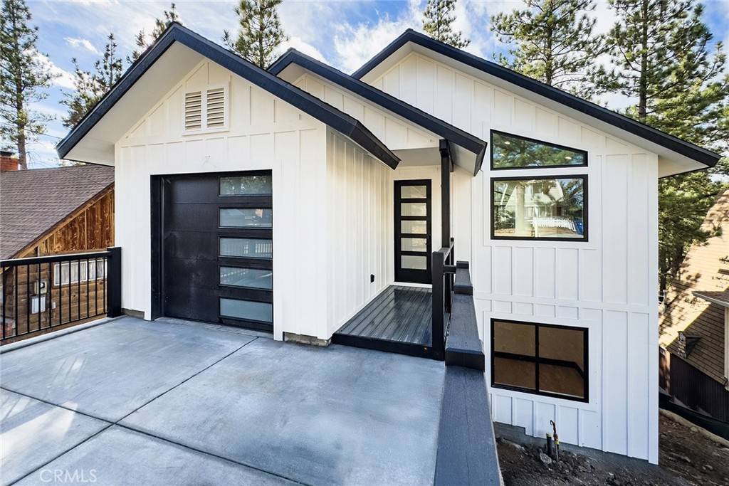 Big Bear City, CA 92314,129 Winding LN