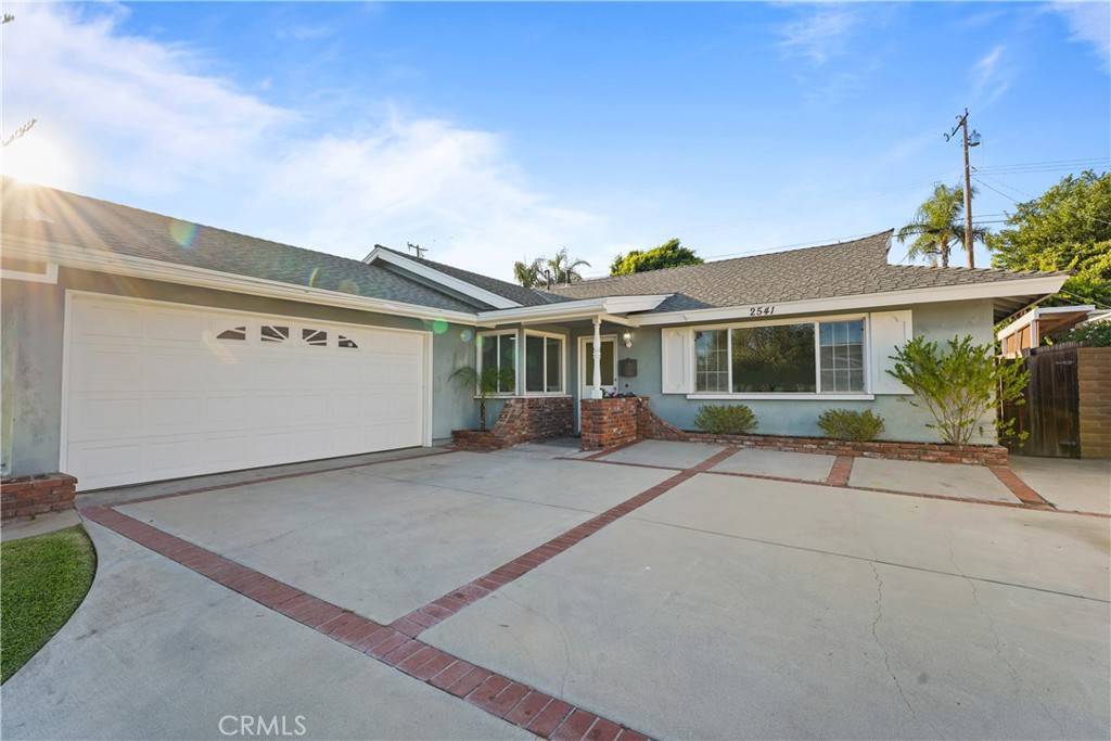 La Habra, CA 90631,2541 W Cobblestone RD