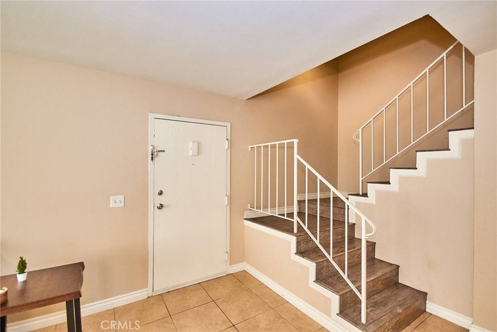 Diamond Bar, CA 91765,1100 Cleghorn DR #C