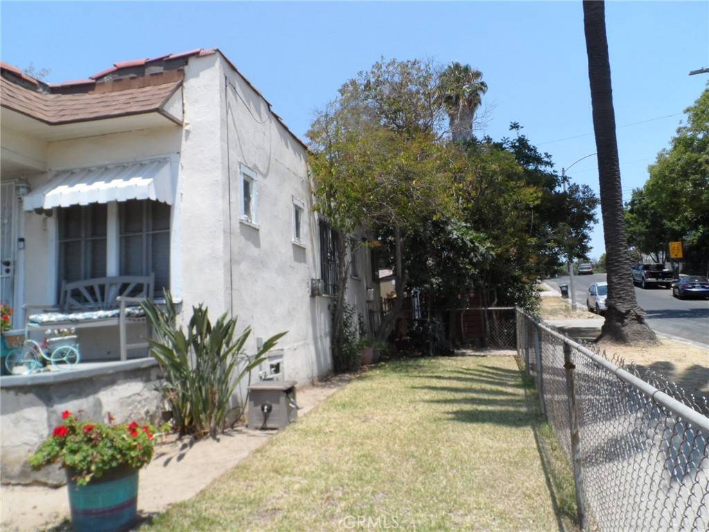 Los Angeles, CA 90023,3247 Garnet ST