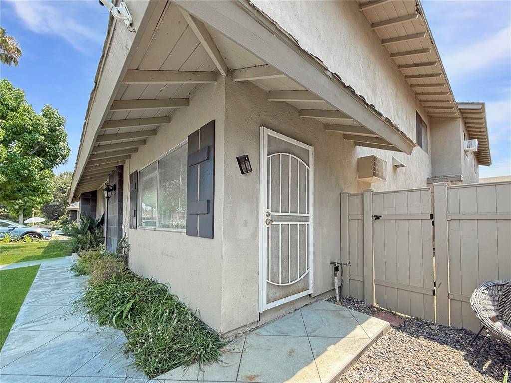 Yorba Linda, CA 92886,18222 Mandarin LN #E