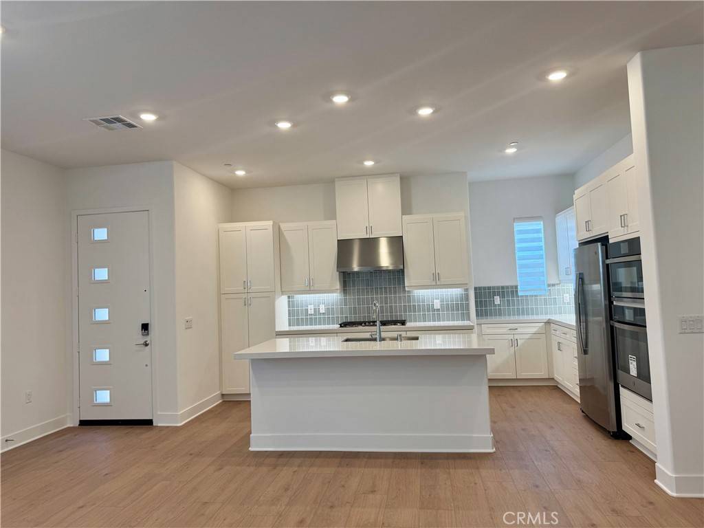 Irvine, CA 92618,182 Proctor