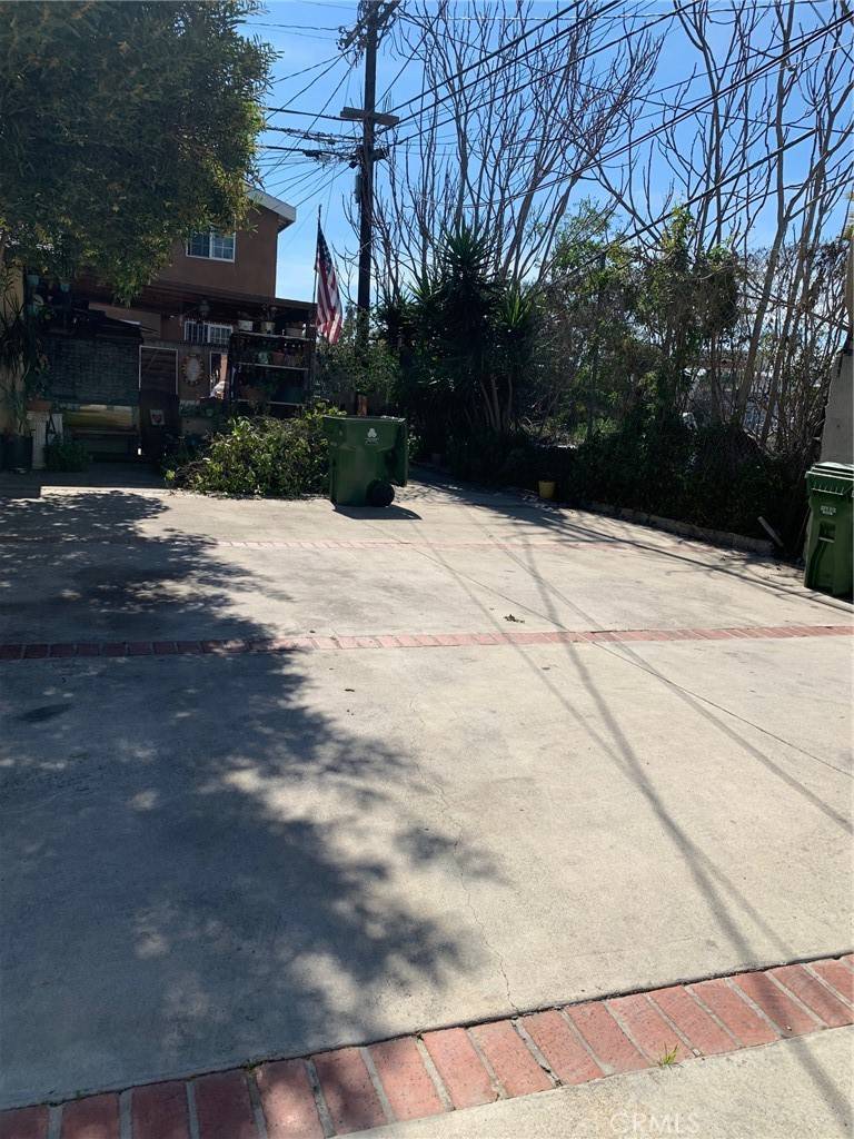 Los Angeles, CA 90047,1742 W 82nd ST