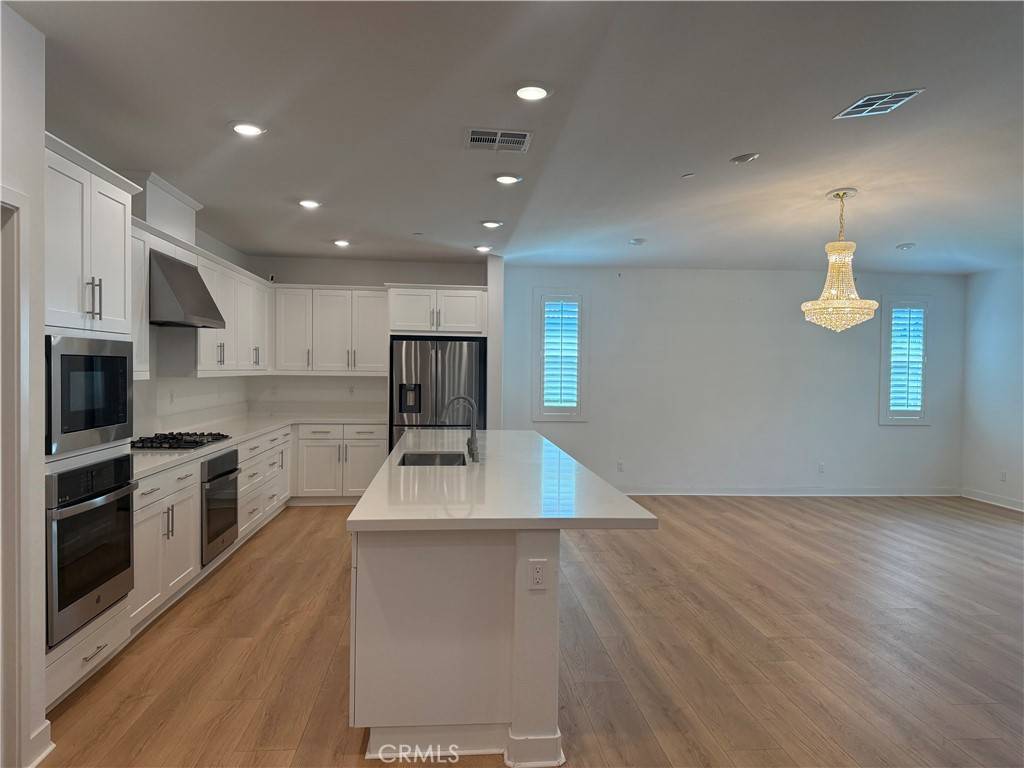 Corona, CA 92882,2720 Santa Fiora DR