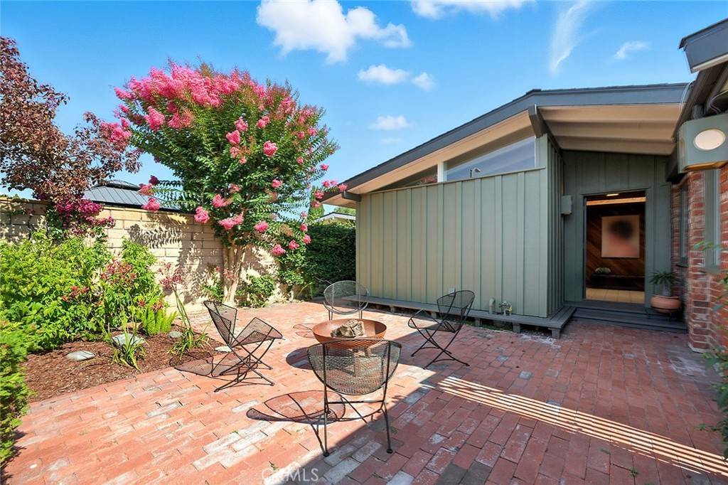 Long Beach, CA 90808,7108 E Mezzanine WAY