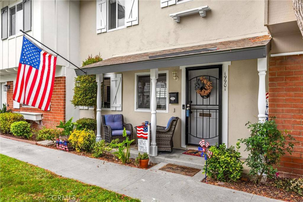 Huntington Beach, CA 92646,19901 Burnley LN