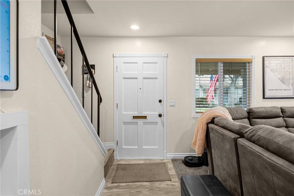 Huntington Beach, CA 92646,19901 Burnley LN