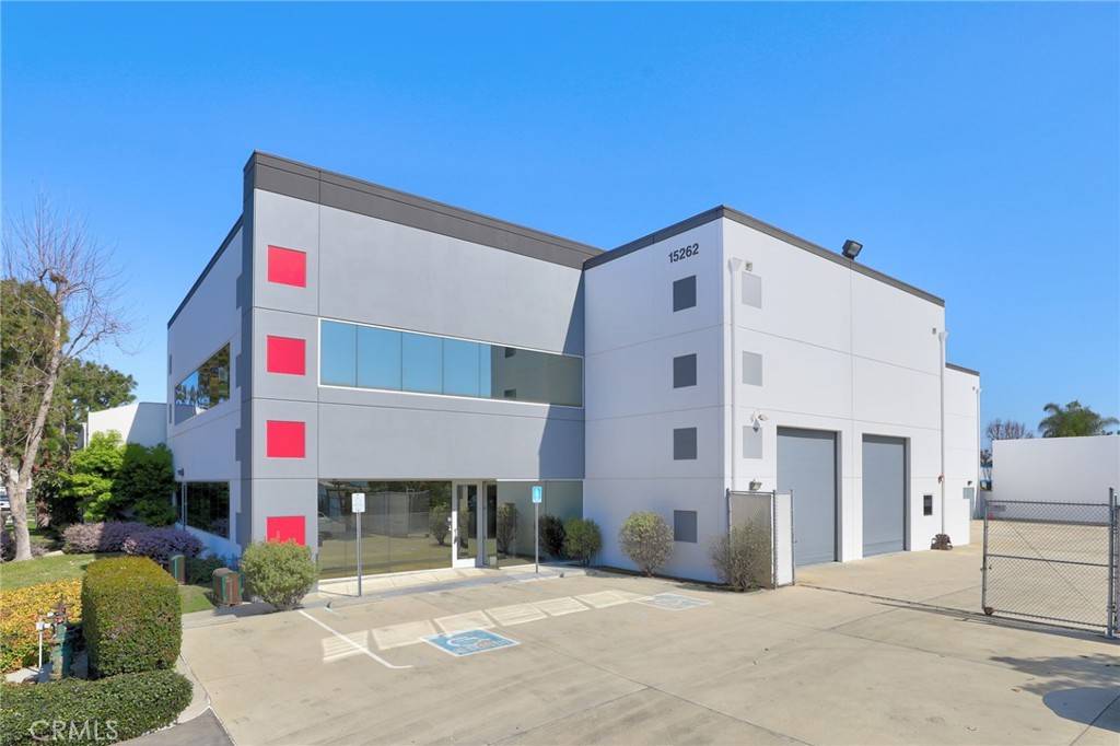 Huntington Beach, CA 92649,15262 Connector LN