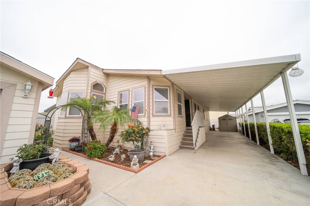 Anaheim, CA 92801,49 Pine Via
