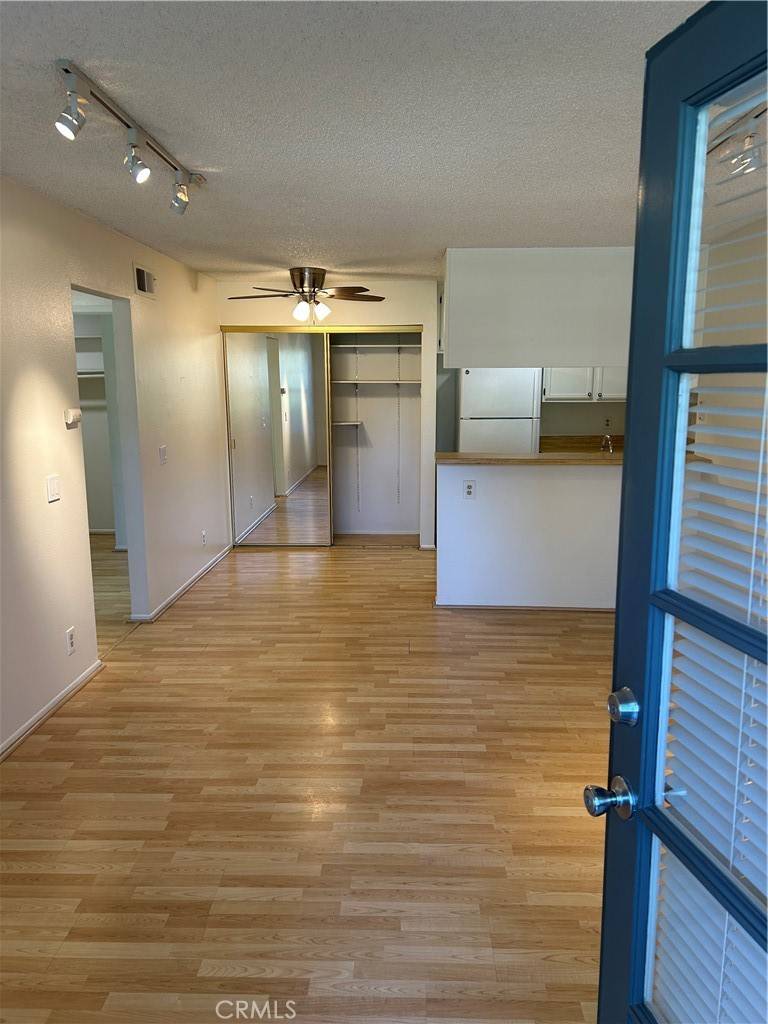 Huntington Beach, CA 92648,18232 Parkview LN #103