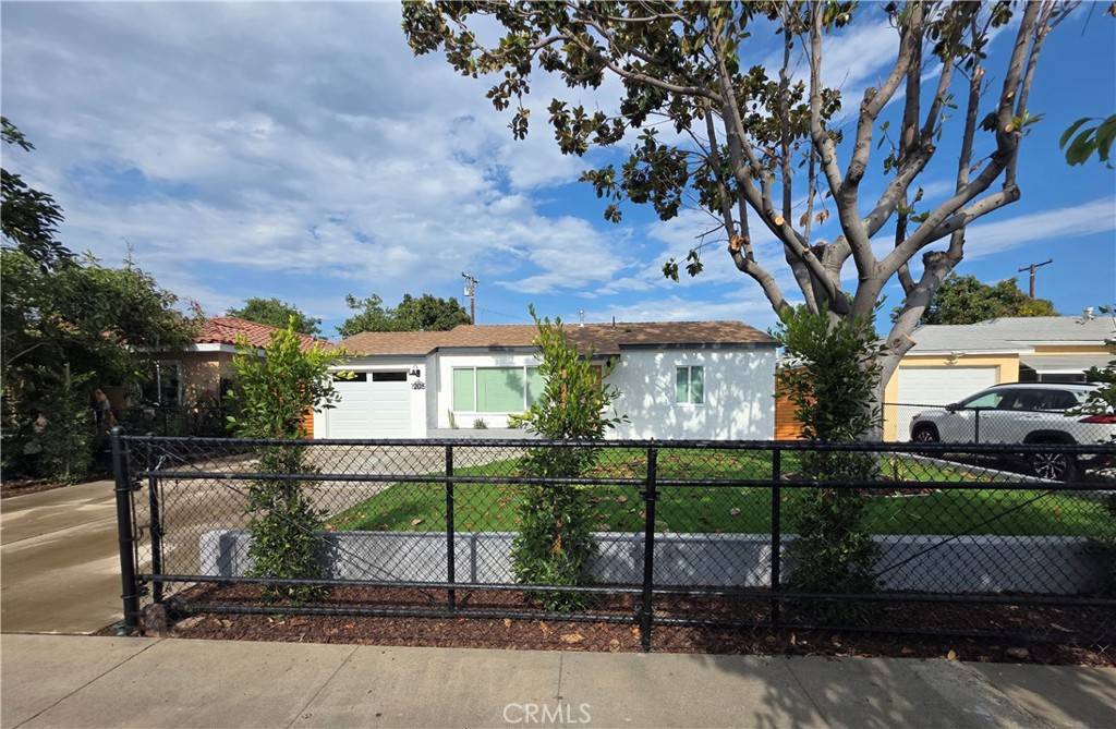 Santa Ana, CA 92703,1205 English ST