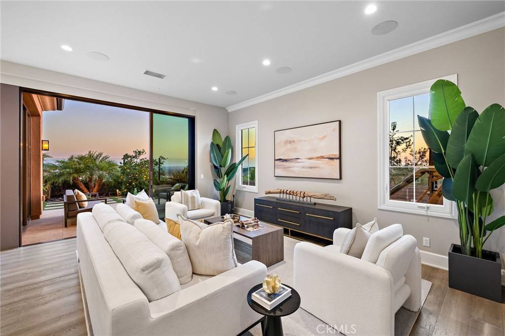 Irvine, CA 92602,168 Bellini