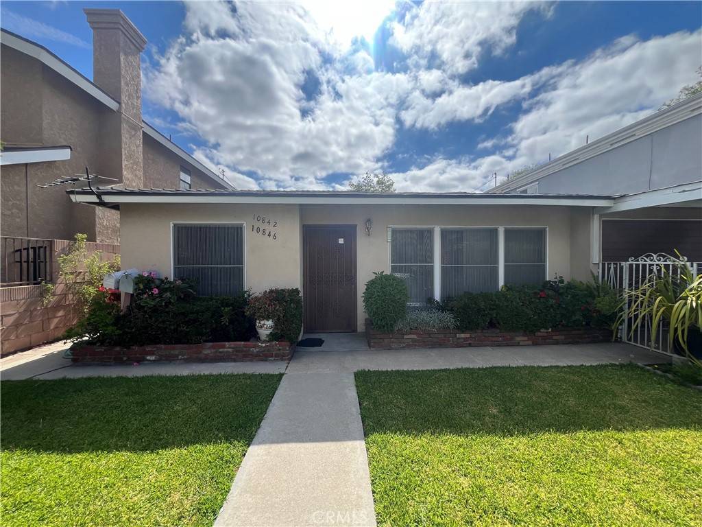 Los Alamitos, CA 90720,10842 Pine ST