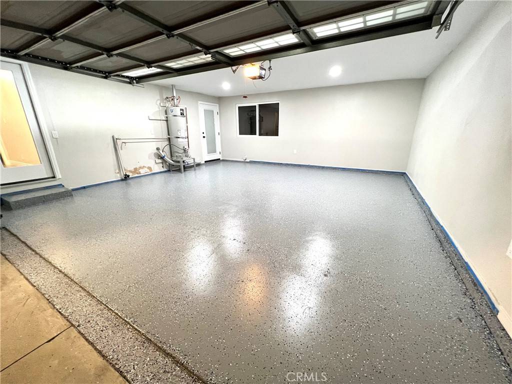 Huntington Beach, CA 92647,15061 Columbia LN