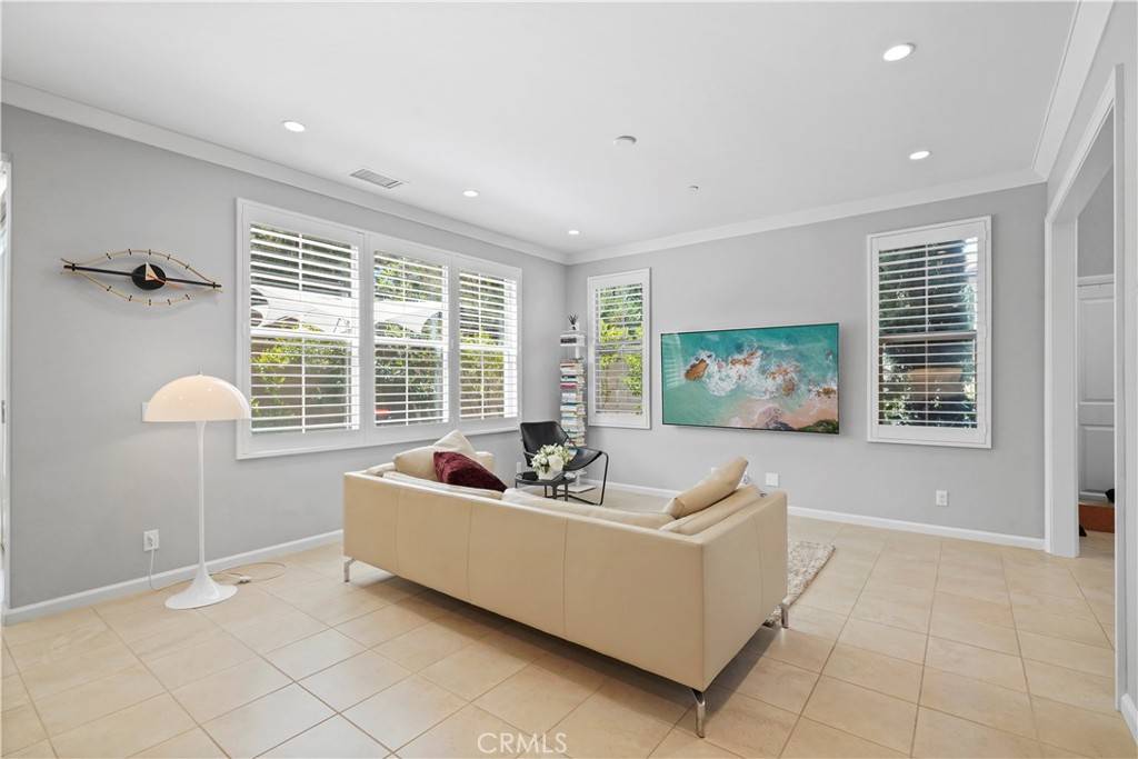 Irvine, CA 92620,51 Decker