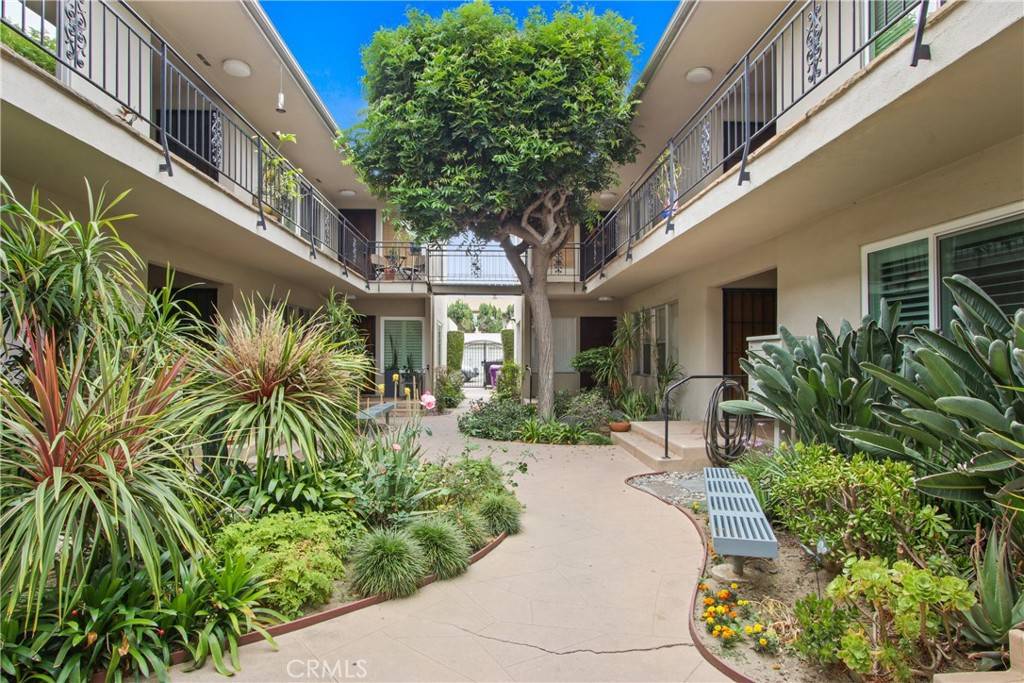 Long Beach, CA 90802,307 Cherry AVE #5