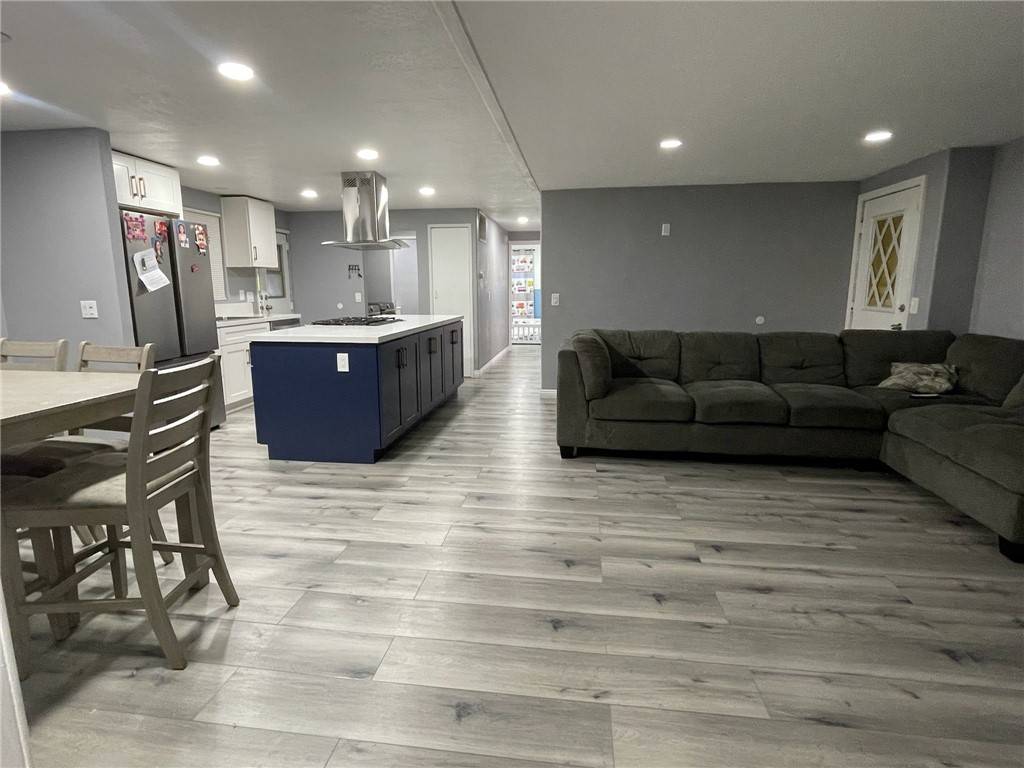 Ontario, CA 91764,1512 5th #211