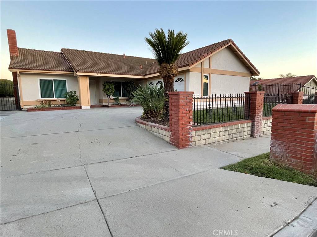 Fullerton, CA 92833,2536 Greenhill DR