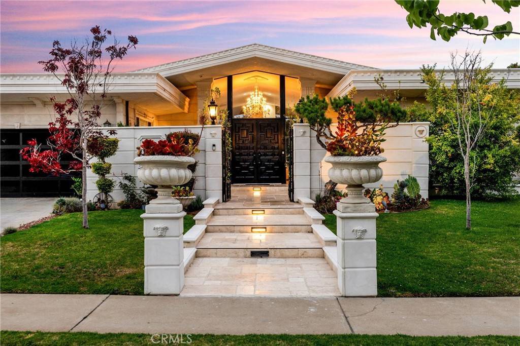 Lakewood, CA 90712,4332 Parkview DR