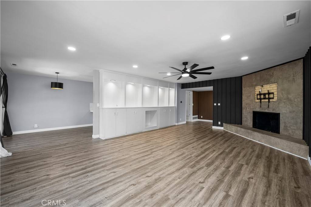 Newhall, CA 91321,25083 Wheeler RD