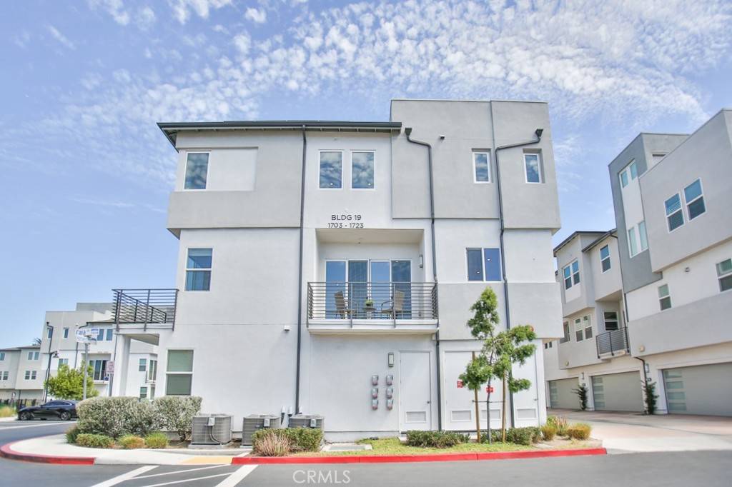 Anaheim, CA 92805,1703 W Cara DR