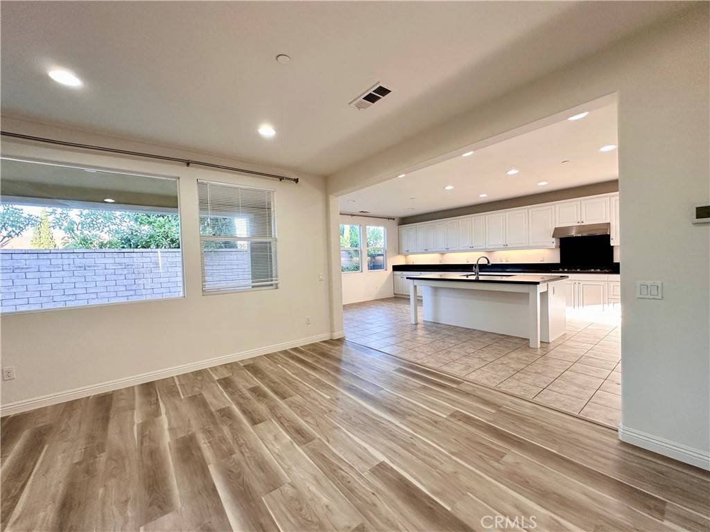 Westminster, CA 92683,14807 Harmony LN