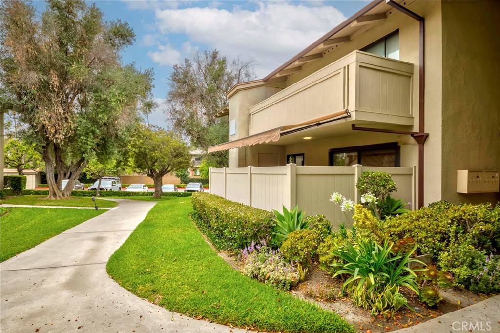 La Mirada, CA 90638,13602 La Jolla CIR #16-C