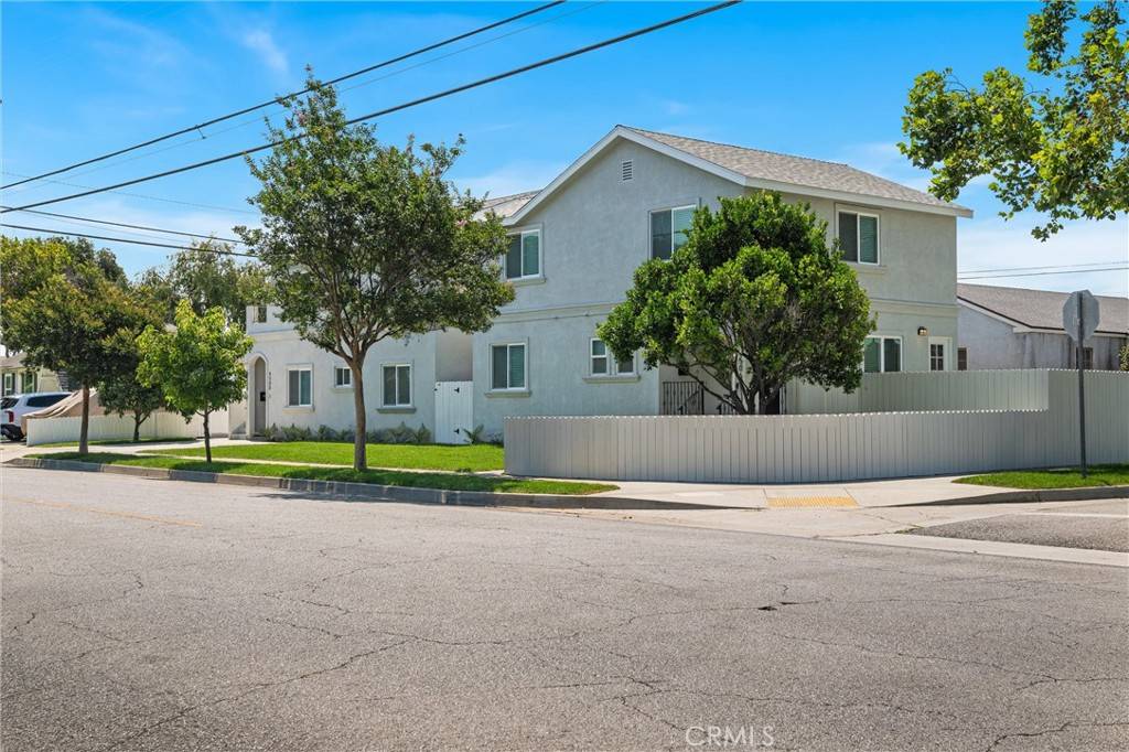 Lakewood, CA 90712,4506 Hedda ST