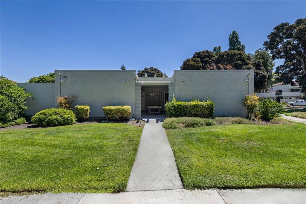 Laguna Woods, CA 92637,2222 Via Puerta #A