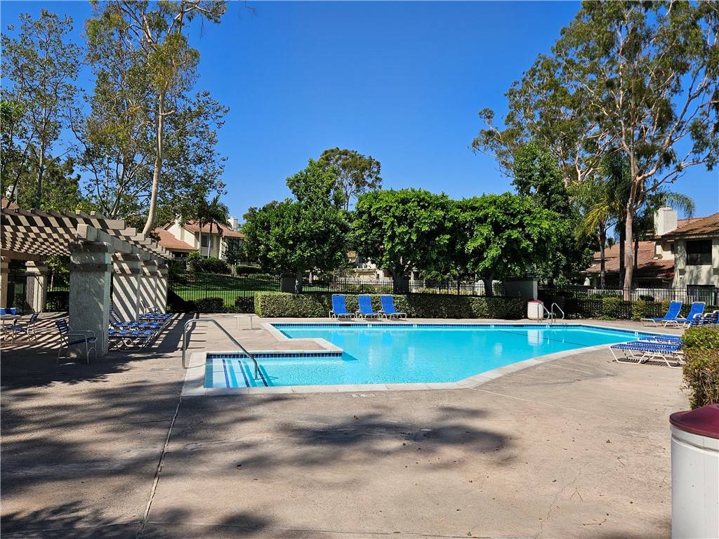 Fullerton, CA 92833,951 Creekside DR #119