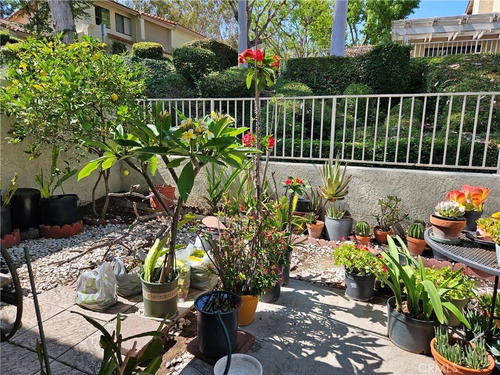 Fullerton, CA 92833,951 Creekside DR #119