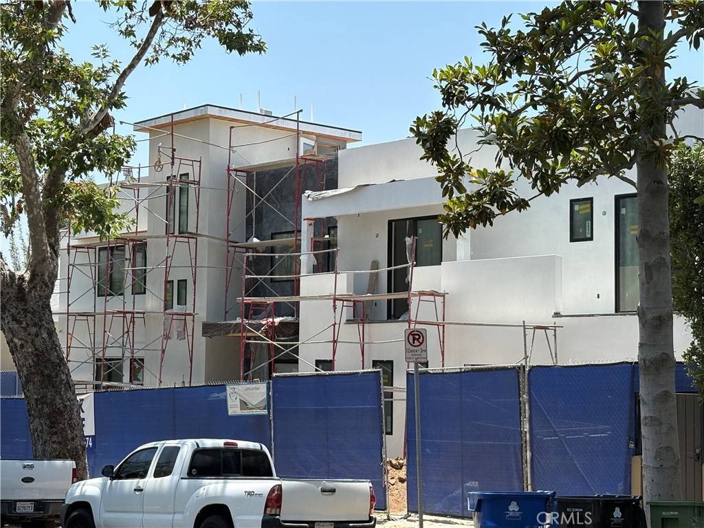 Los Angeles, CA 90024,1325 Thayer Ave