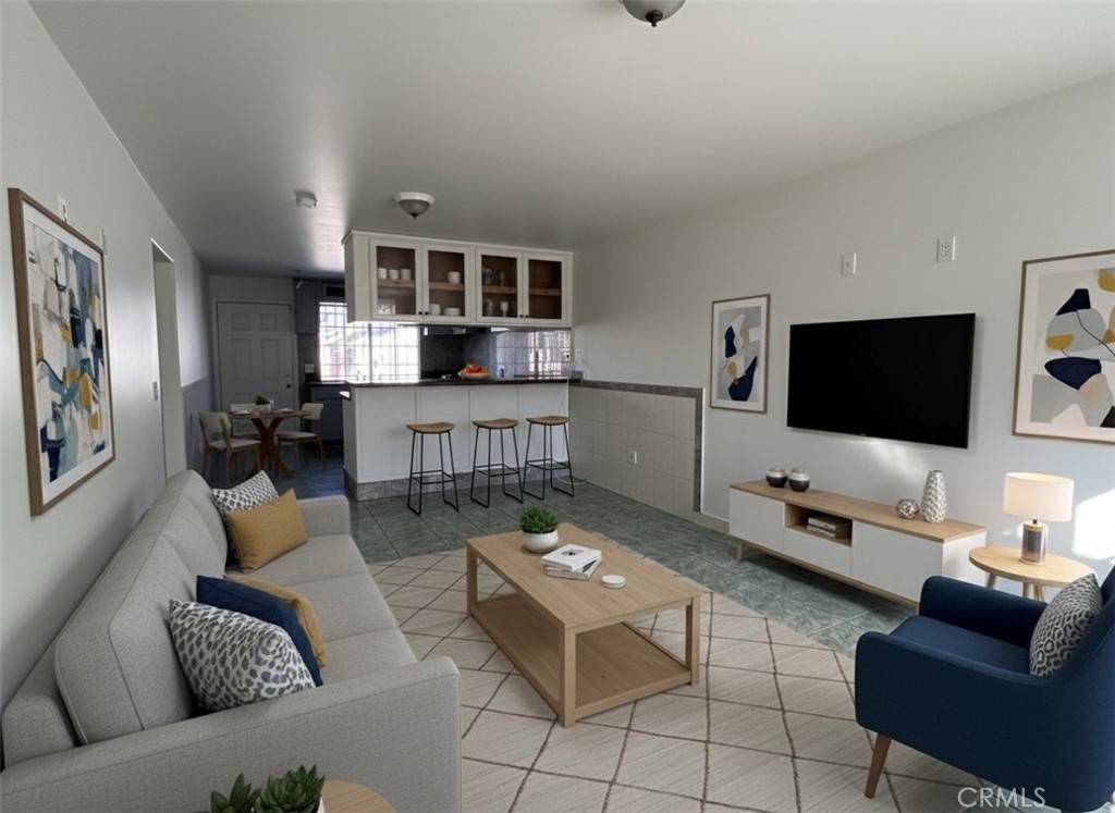 Los Angeles, CA 90059,11121 Compton AVE