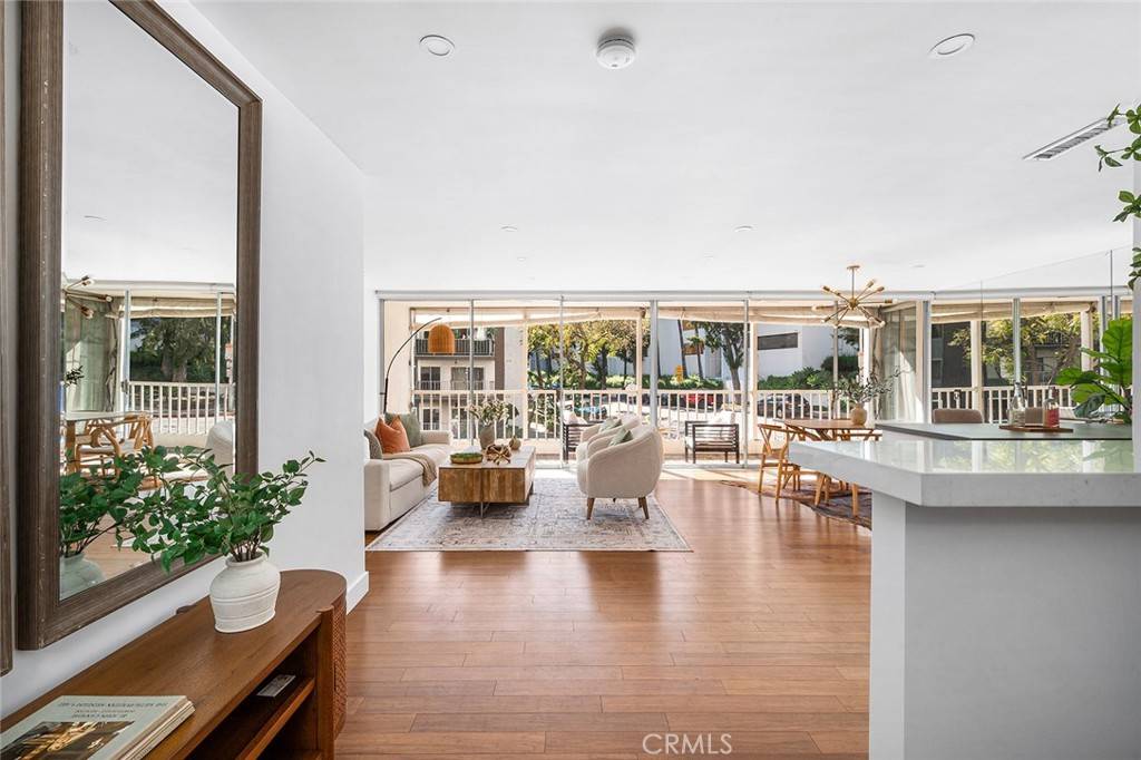 West Hollywood, CA 90069,1400 N Sweetzer AVE #102