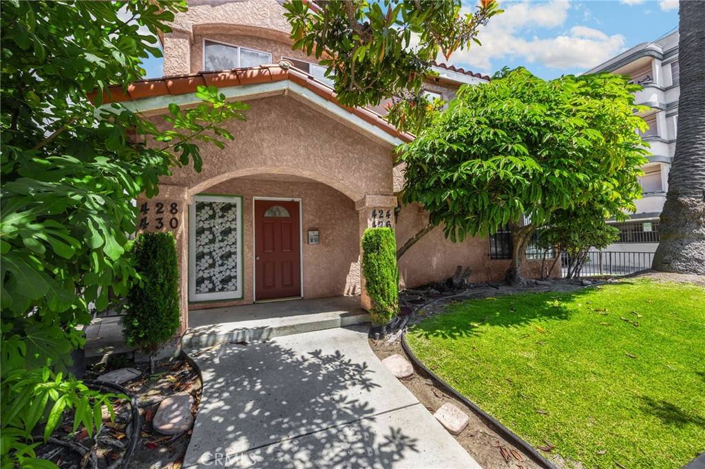 Long Beach, CA 90802,426 Daisy AVE