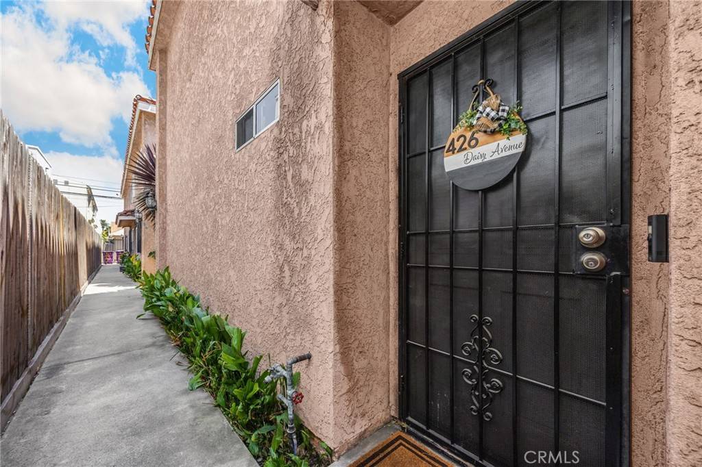 Long Beach, CA 90802,426 Daisy AVE