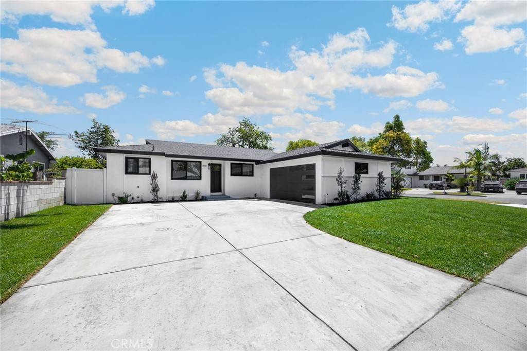 Santa Ana, CA 92703,801 Michael ST