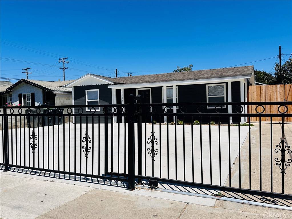 Santa Ana, CA 92704,1113 S Golden West AVE