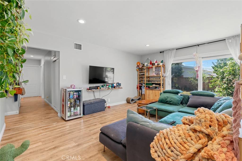 Fullerton, CA 92833,1342 W Hill AVE