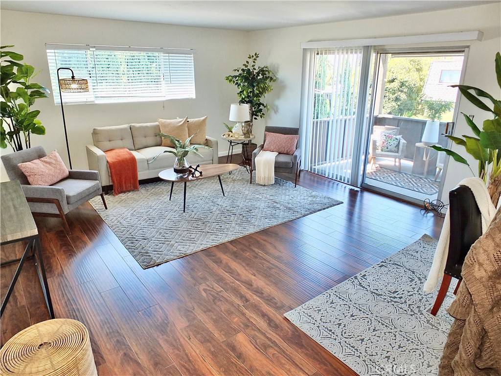Long Beach, CA 90807,3933 N Virginia RD #308