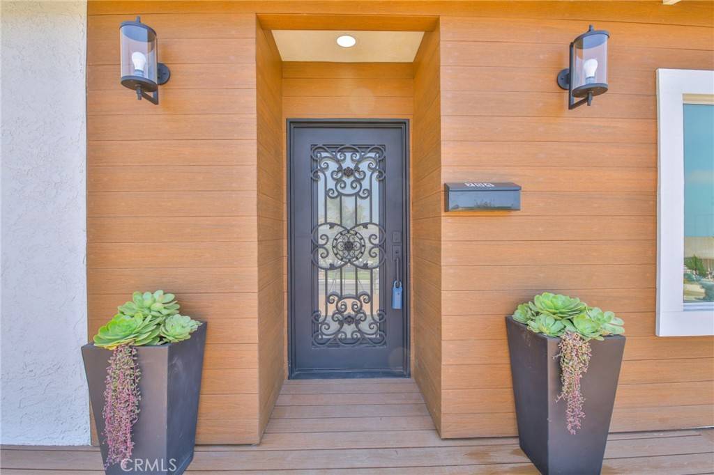 Redondo Beach, CA 90277,204 Via Colusa
