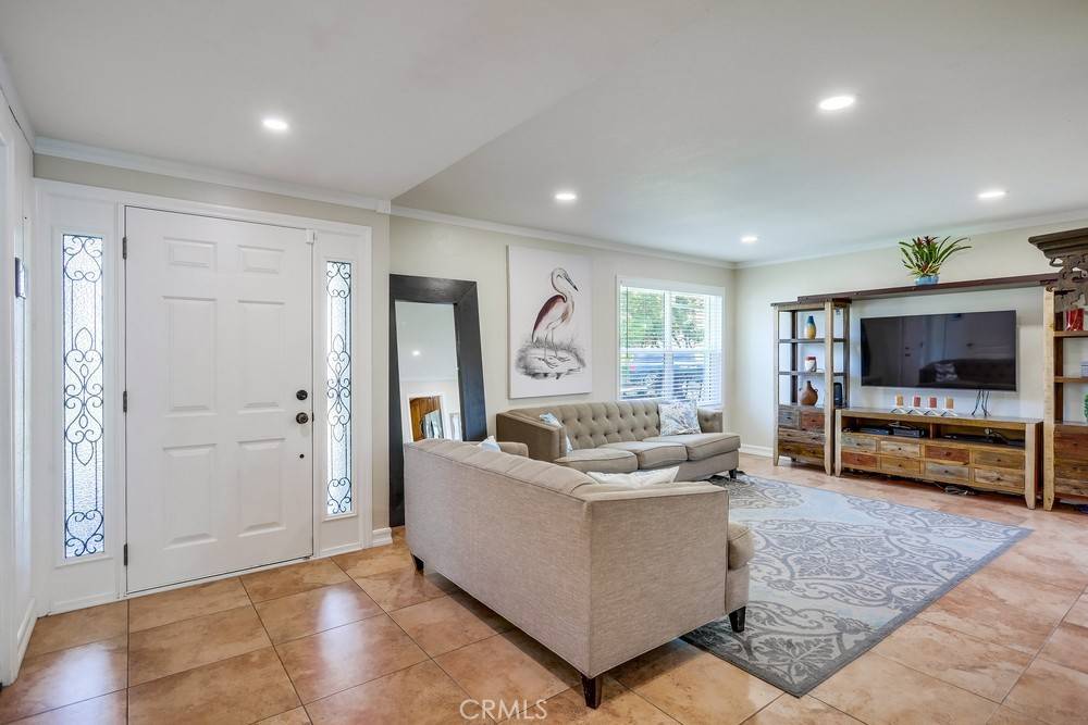 Yorba Linda, CA 92886,5952 Brookmont DR