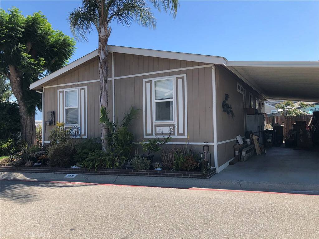 Corona, CA 92880,4901 Green River RD #258