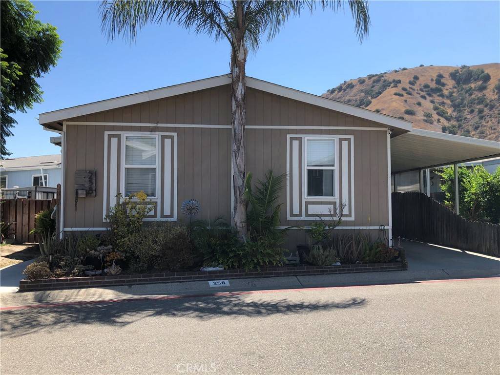 Corona, CA 92880,4901 Green River RD #258